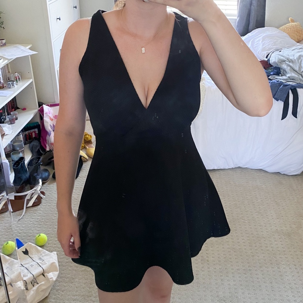 Black v neck dress